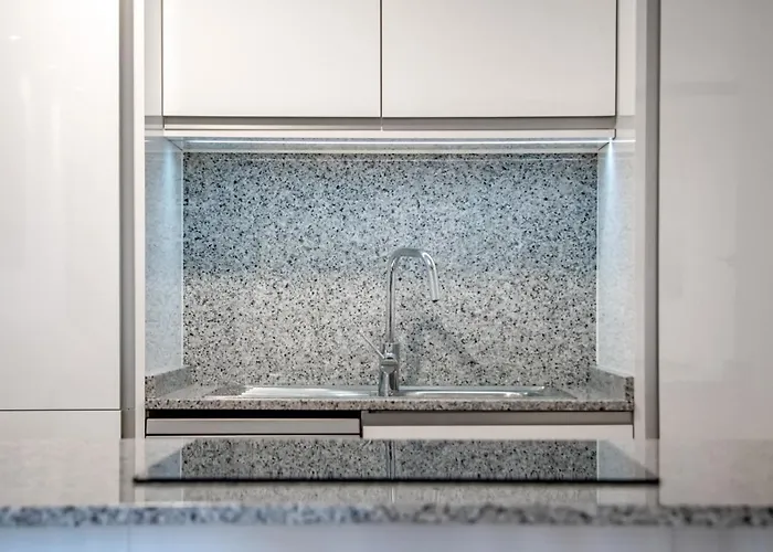 Guzman - Anais Calpe